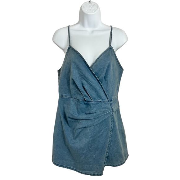 Lulus Wrap To It Light Wash Denim Wrap Front Romper Short Sz Large Sleeveless - Picture 6 of 9